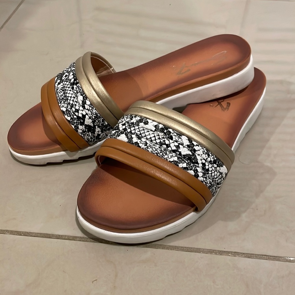 Seven7 Gold, Brown, Snake Pattern Sandals
